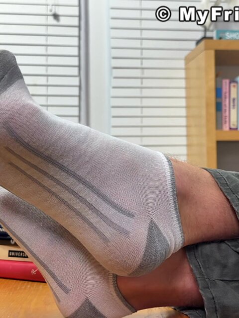 Aaron Boss strips, shows off his feet, and jerks off to a messy cumshot
