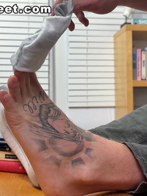 Aaron Boss strips, shows off his feet, and jerks off to a messy cumshot