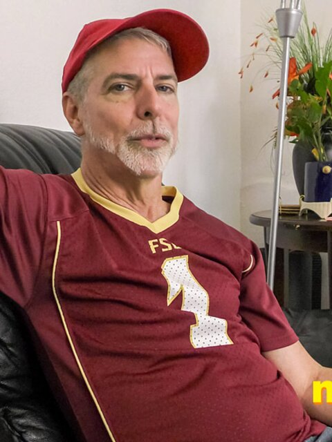 Richard Lennox owns his farting and shares Dutch Oven stories