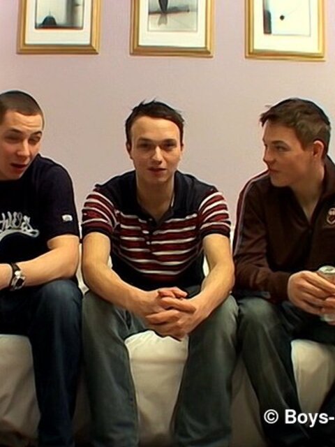 Jeremiah Johnson, Jarmil & Sivok mix piss play with handjobs