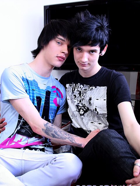 Lewis Romeo dominates Kyle Wilkinson in hot emo twink sex