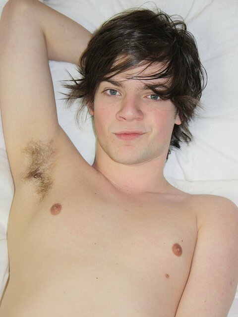 Scottish emo twink Sandy Jenkins jerks off confidently on camera