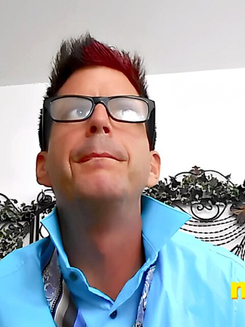 Jeff Drizzle gives you a humiliating drag makeover