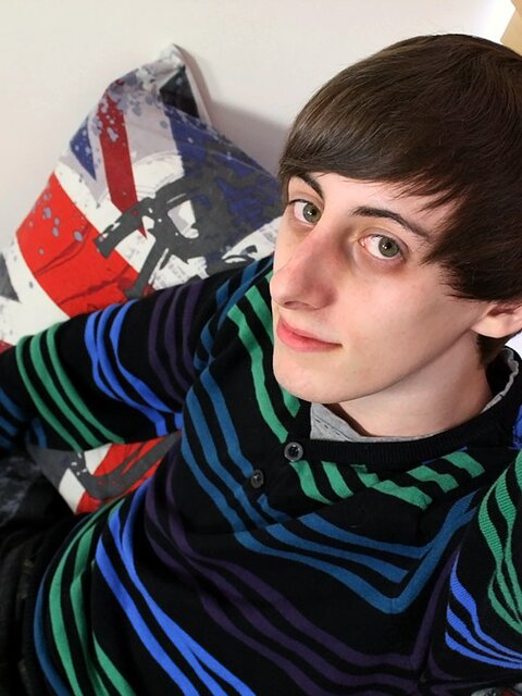 Skinny emo twink Ethan Knight jerks off and shoots a big load