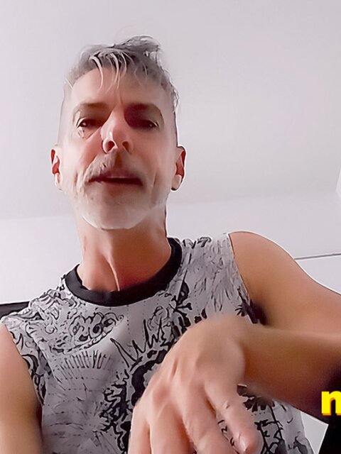 Richard Lennox stuffs tiny ex Raymundo up his ass and goes for a run