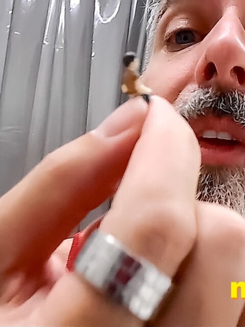 Richard Lennox’s beard shaving session filled with teasing and control