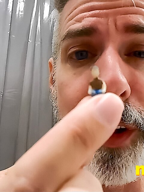 Richard Lennox’s beard shaving session filled with teasing and control