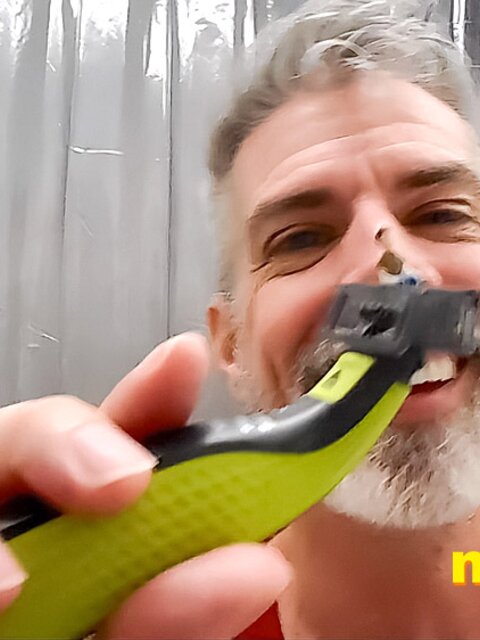 Richard Lennox’s beard shaving session filled with teasing and control