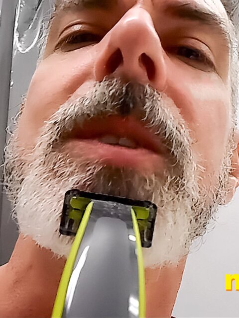Richard Lennox’s beard shaving session filled with teasing and control