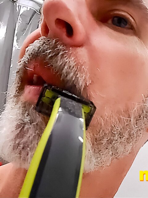 Richard Lennox’s beard shaving session filled with teasing and control