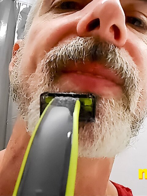 Richard Lennox’s beard shaving session filled with teasing and control
