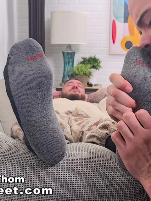 Thom massages, sniffs, and licks Scott Holliday feet before huge cumshot