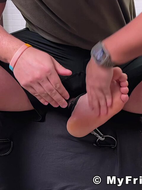 Bearded Girth’s size 14 feet teased while he squirms in bondage