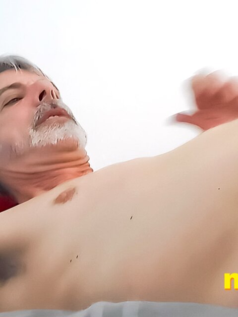 Giant daddy Richard Lennox bounces his playmate on his massive butt