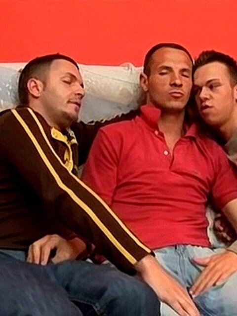 Renato and Dado fuck Bili’s two holes raw in bareback threesome
