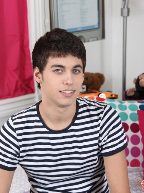 Playful twinks Brendan Tyler and Lucas Sky end with messy cum