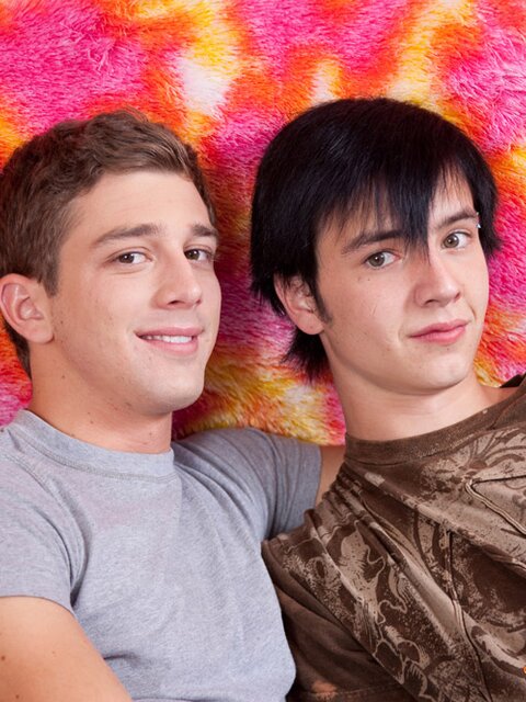 Aidan Blake cums as Levon Meeks blows