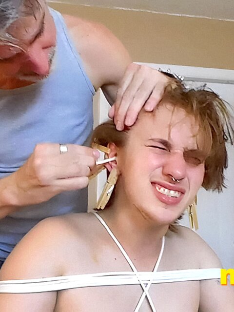 Richard Lennox puts clothespins on Elis Ataxxx’s ears to tease him