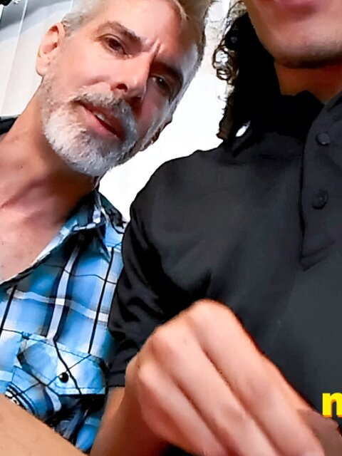 Ricky Fox shows Richard Lennox how to lick giant cocks