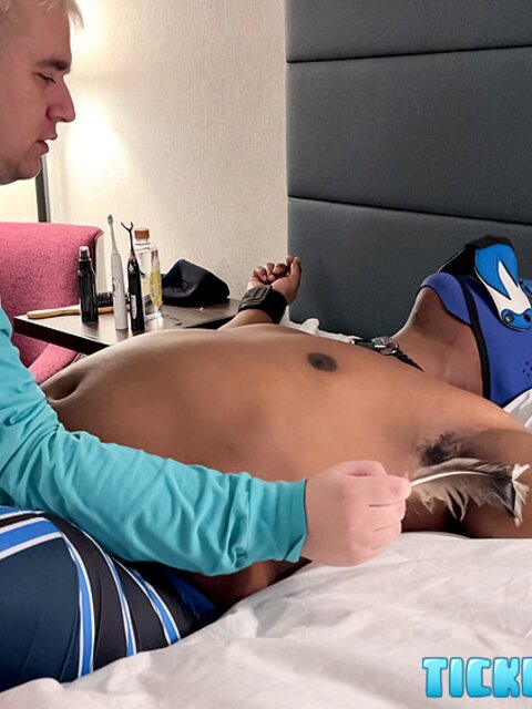 Pup Bard cums hard with a vibrator inside his wrestling singlet