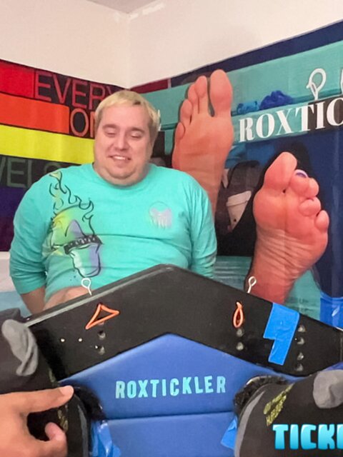 Interracial foot fetish and tickling domination with J and chubby Matt