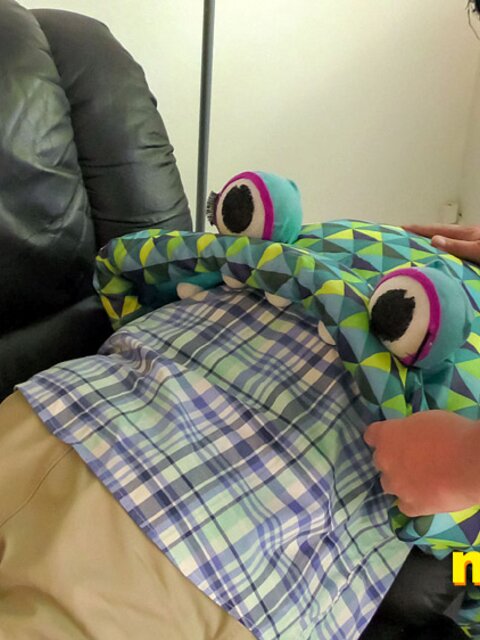 Elis Ataxxx helps Leo Blue play with his weird sea monster kink