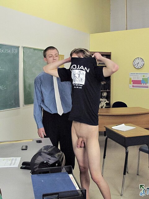 Kaiden Ertelle gets two huge cumshots from Tyler Dawsen