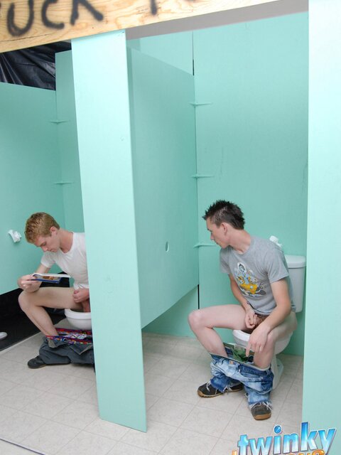 Nevin Scott and Braden Fox share hardcore glory hole twink fucking
