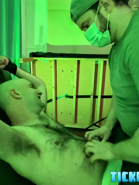 Drew’s pits tickled by The Doctor and Matt in chair