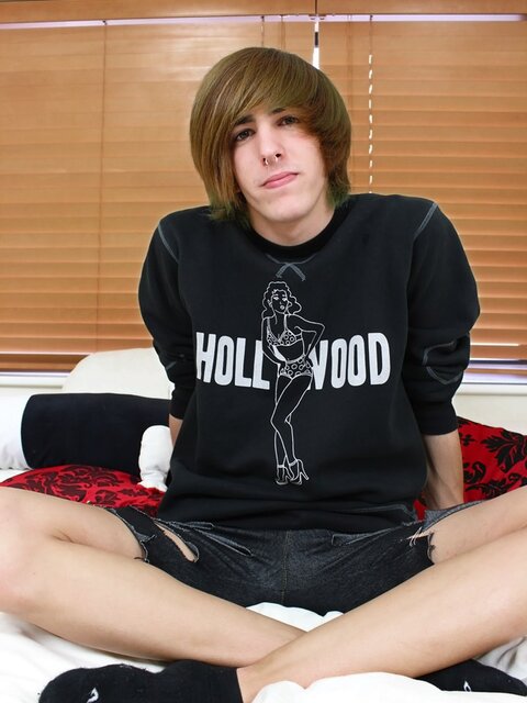 Emo twink Ivan Thundero strokes his wild 8-inch cock and uses a toy
