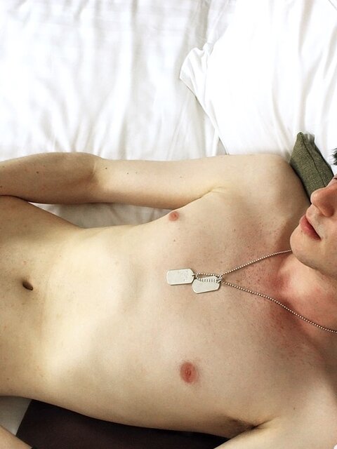 Emo teen Ollie Sparks plays furiously with his dick in small solo scene