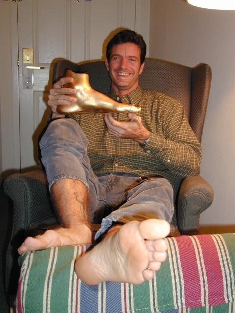Rich receives golden foot award at My Friend's Feet event