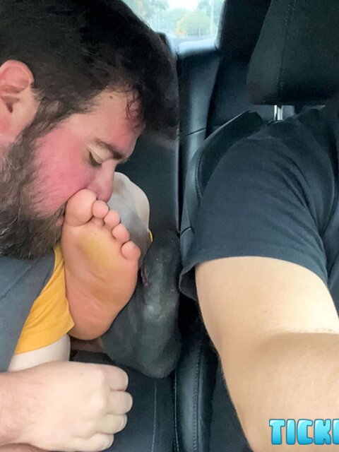 Nemo and Matt share Fabio’s hole in car seat threesome