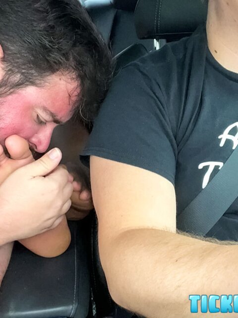 Nemo and Matt share Fabio’s hole in car seat threesome