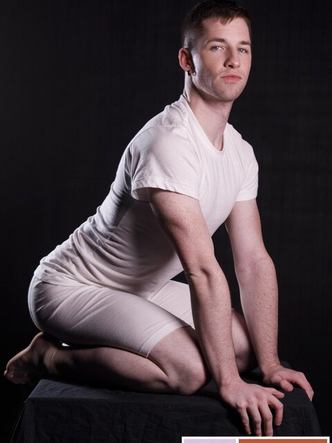 Manuel Skye plugs Elder Thyle Knoxx's ass for wild punishment