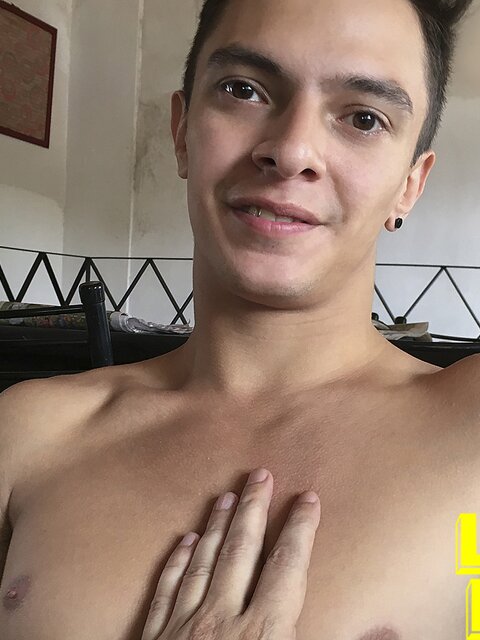 Cute Tincho shoots leche everywhere after bus stranger's home fool