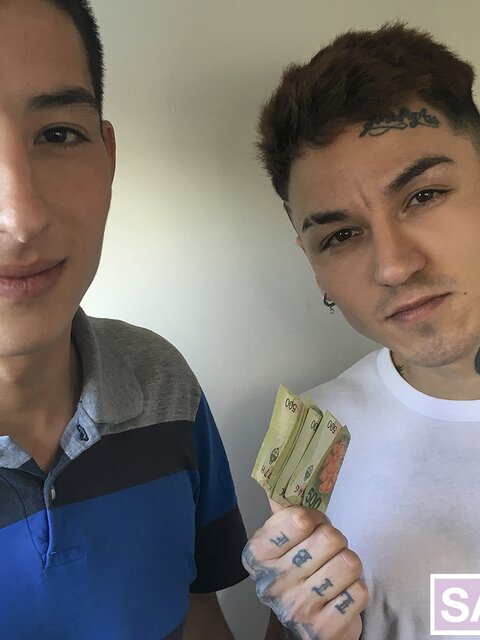 Rodrigo barebacks Axel's ass on camera for cash