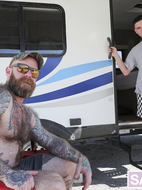Jack Dixon barebacks Dylan Hayes' tight ass in trailer park