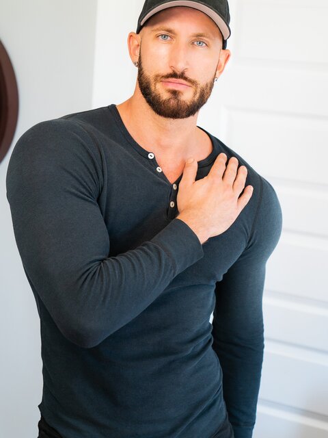 Gabriel Clark follows tall Travis Connor for anonymous breeding