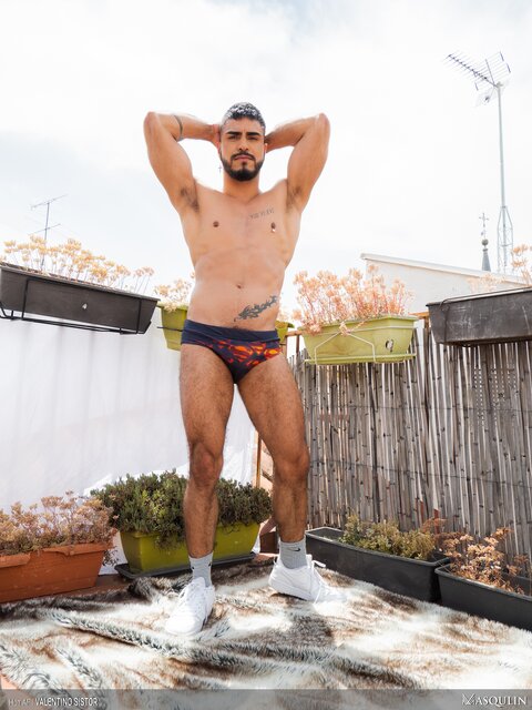 Valentino Sistor strokes cut cock outside and hoses himself