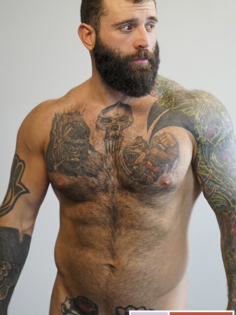 Ryan Jacobs starts family lunch orgy under the table