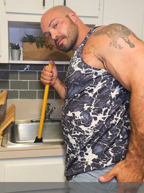 Landlord Nick Cranston drains your hole in the kitchen