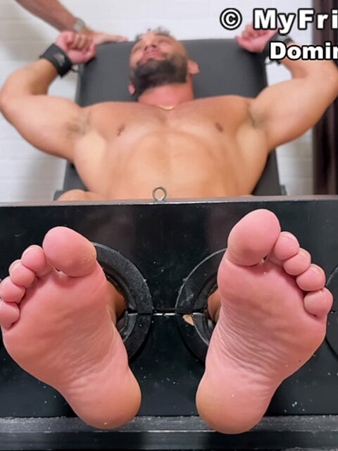 Killian Knox tickles nervous Dominus until he squeals