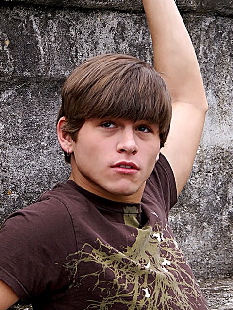 Ashton poses nude in park for natural light twink shots