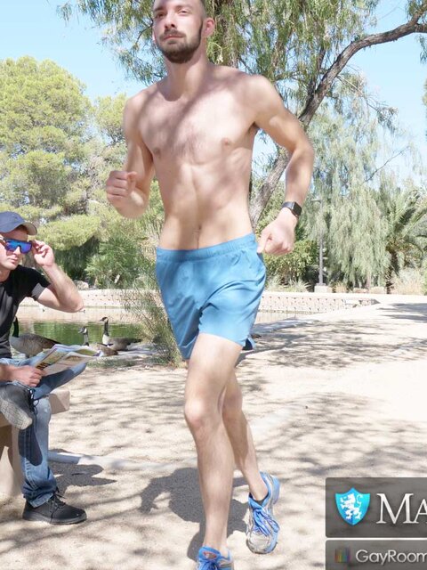 Johnny B breeds hairy Chad Taylor in park cruiser