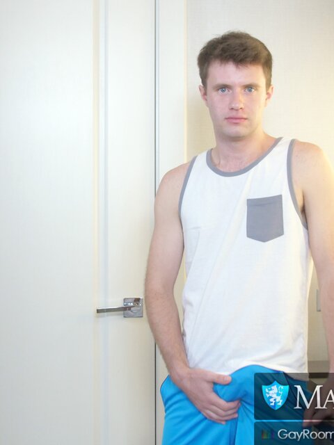 Maxx Monroe gets awkward boner bred by Dillon Diaz in bathroom