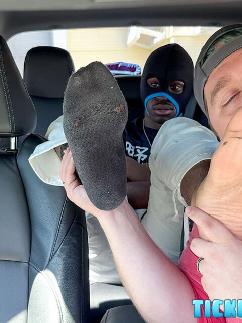 Eddy masked shy boy gets soles tickled on Snyft ride