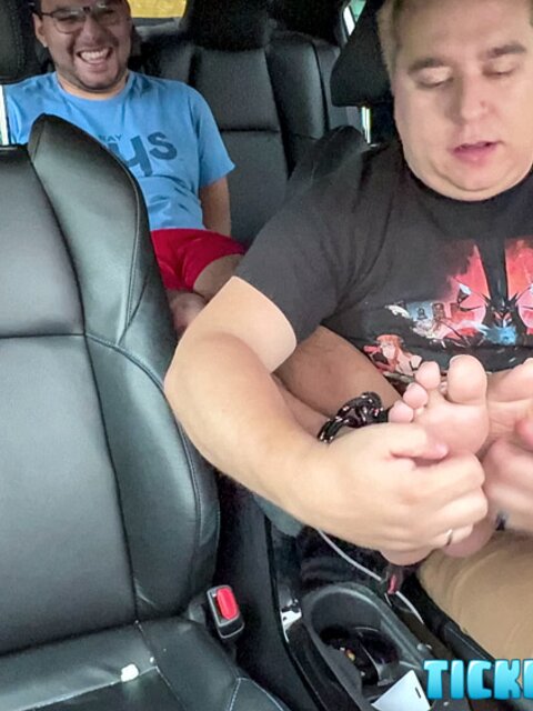 Pup Saki pays Snyft ride with foot tickles and worship