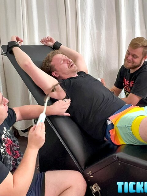 Ryder joins Matt to frenzy-tickle giggling Loborud again