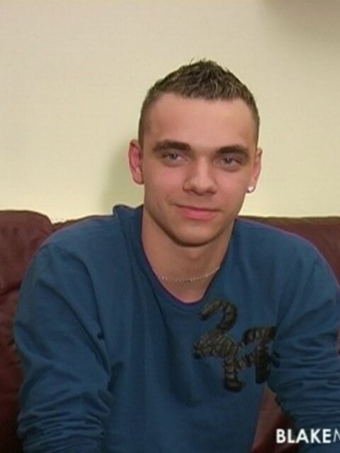 Latvian lad Mike pumps thick spunk out in living room